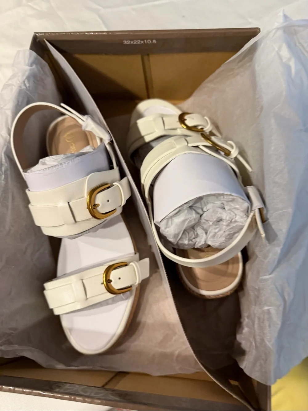 Giani Bernini elegant white